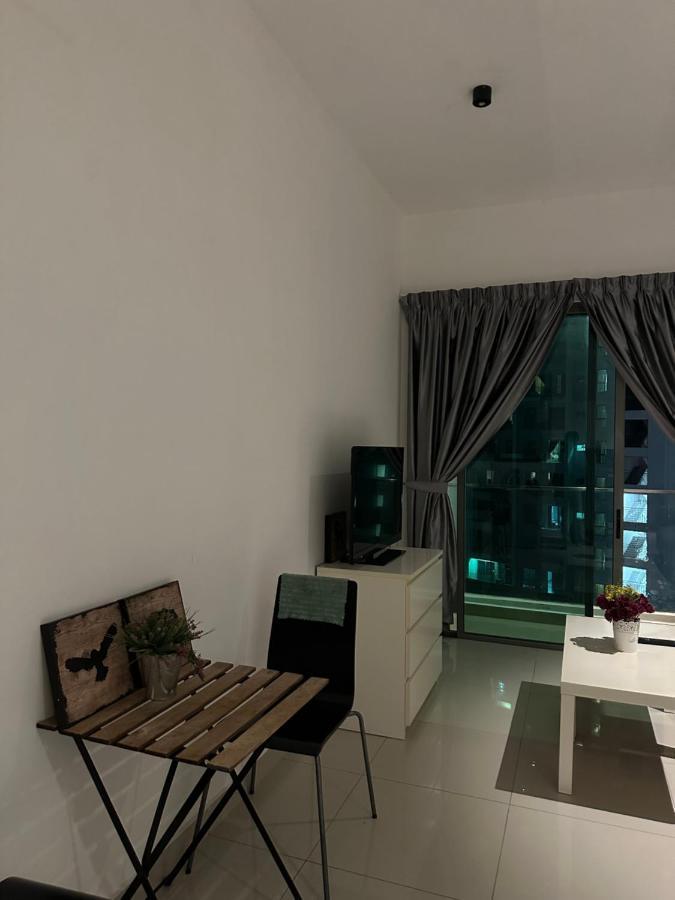 Ferienwohnung Hideaway At Cybersquare Cyberjaya Exterior foto
