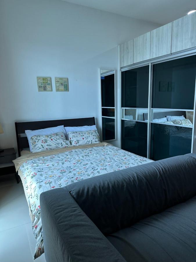 Ferienwohnung Hideaway At Cybersquare Cyberjaya Exterior foto