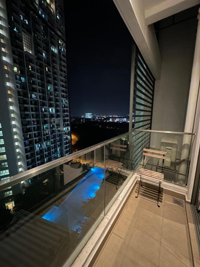Ferienwohnung Hideaway At Cybersquare Cyberjaya Exterior foto