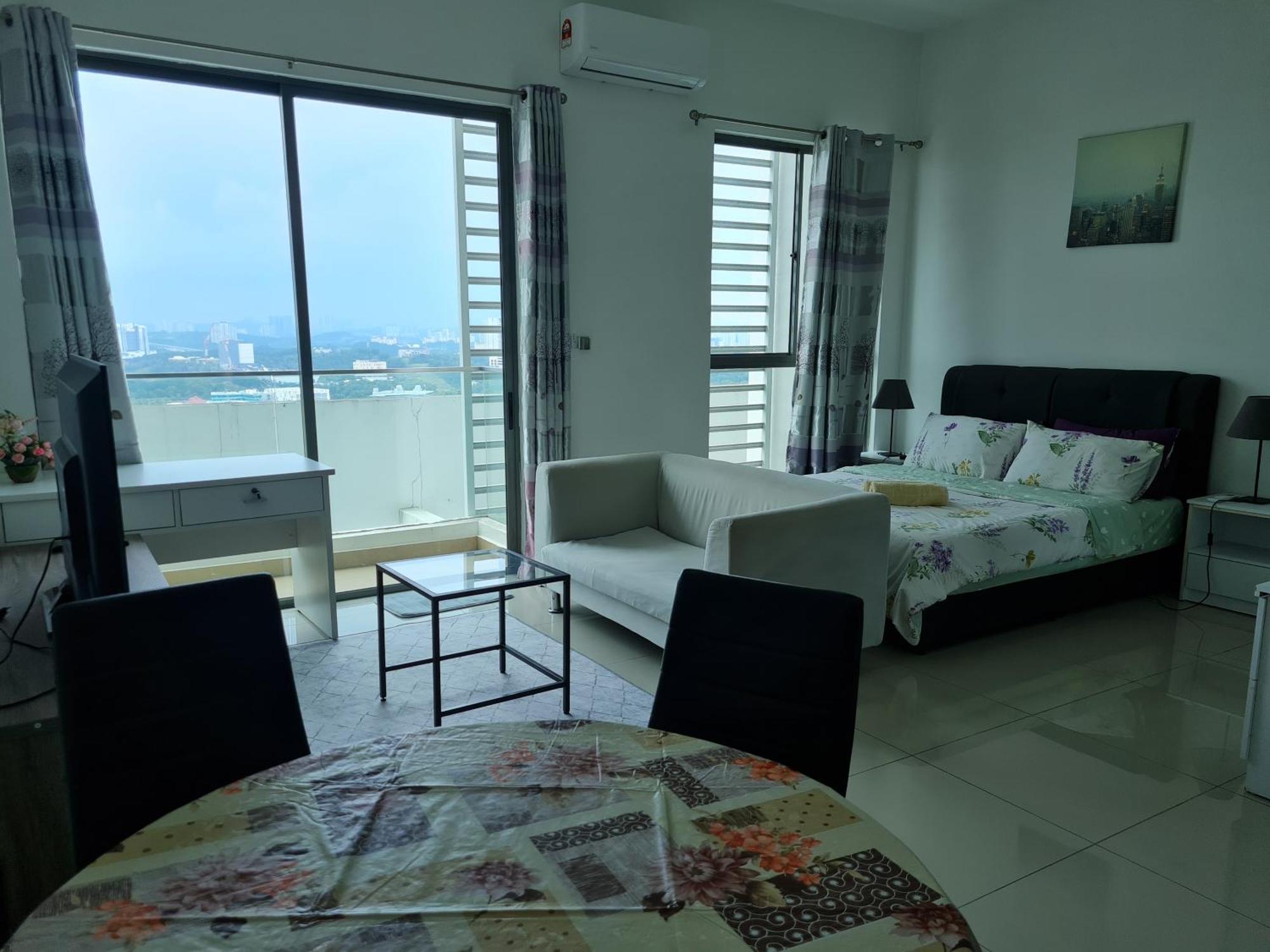 Ferienwohnung Hideaway At Cybersquare Cyberjaya Exterior foto